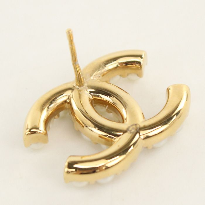 Chanel CC Logo Earrings Metal Pearl — view 2