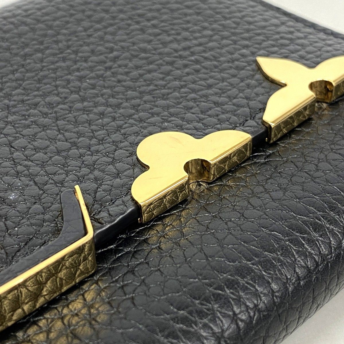 Louis Vuitton Wallet Portefeuille Capucines Noir — view 6