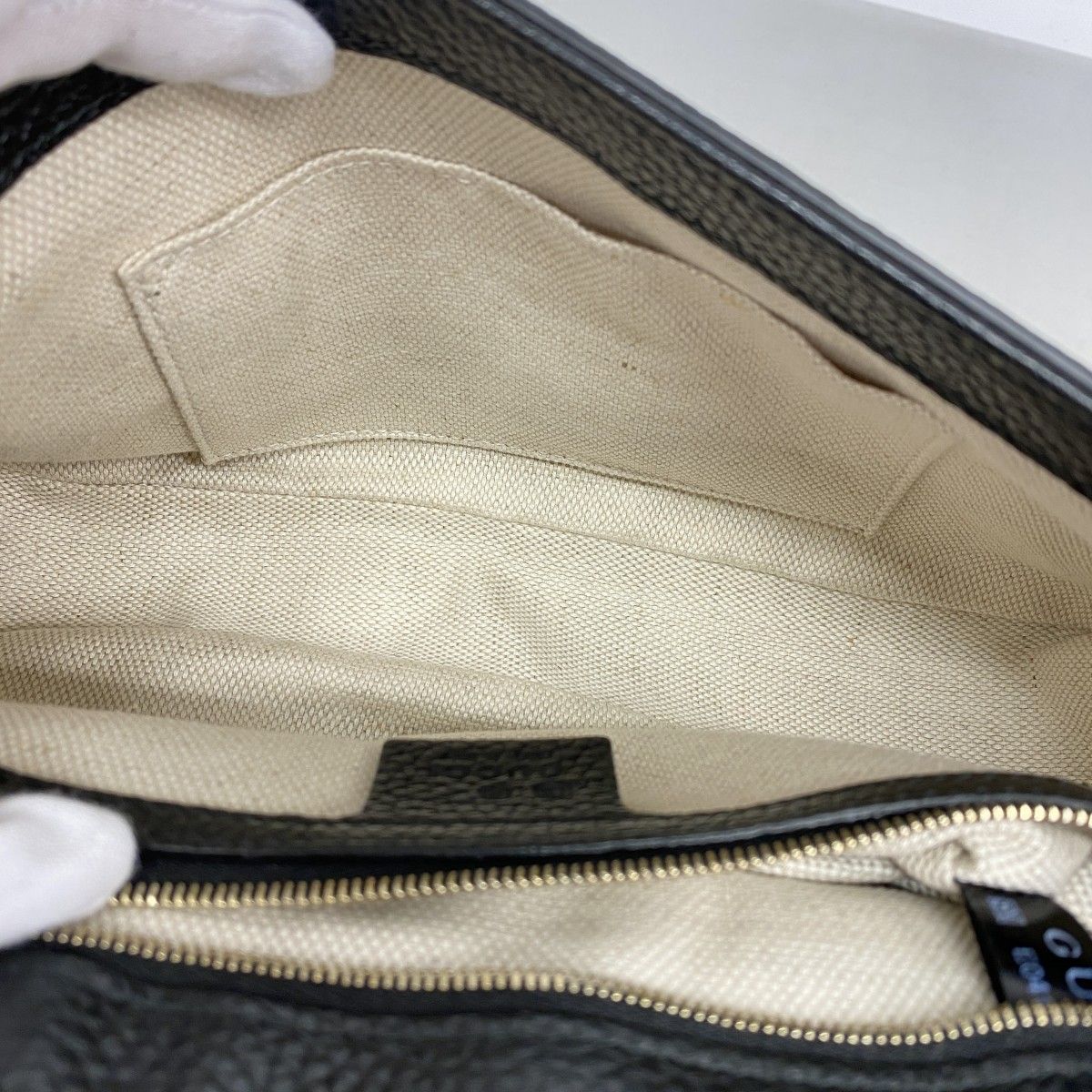 Gucci Shoulder Bag Soho Leather Black Gold — view 4