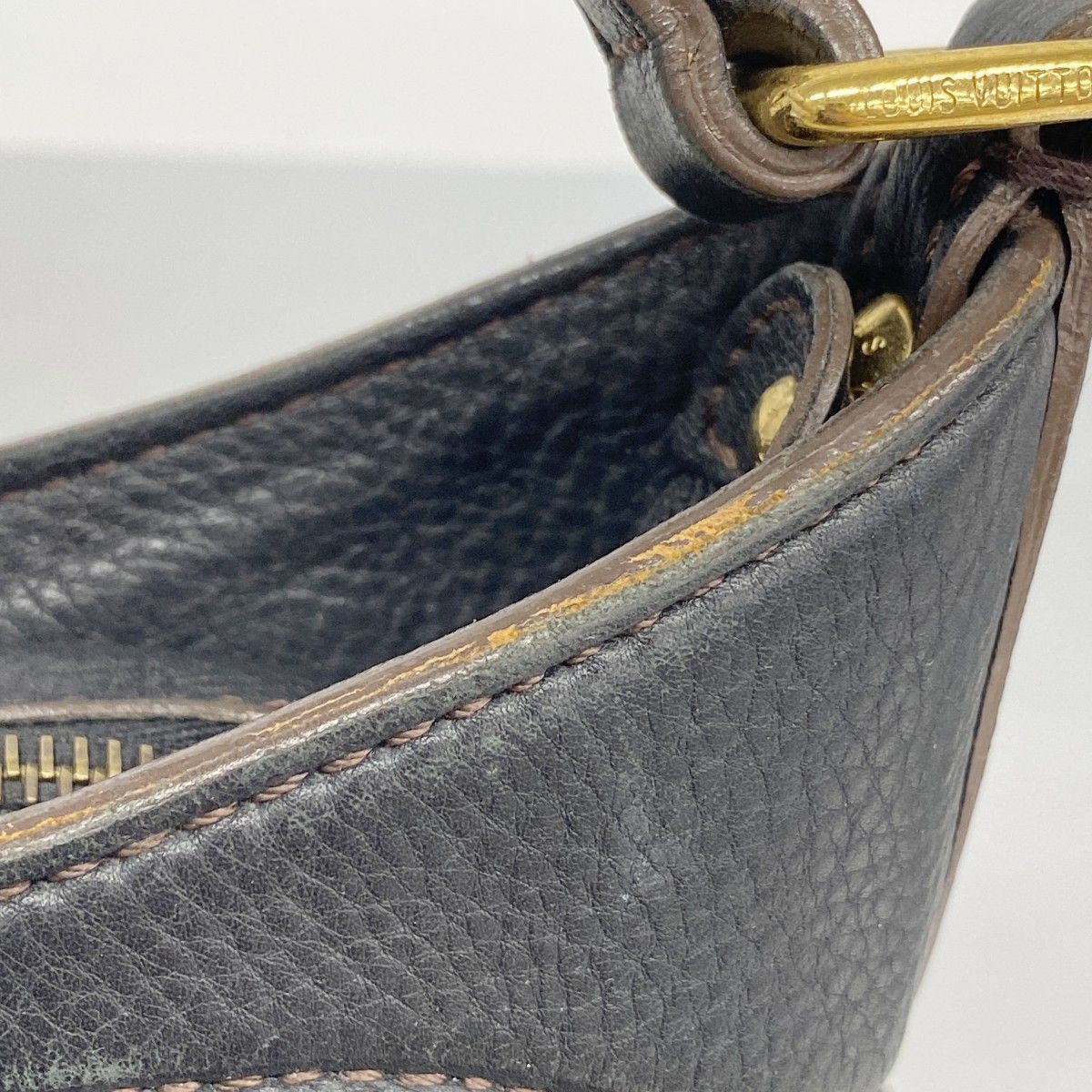 Louis Vuitton Shoulder Bag Mahina XS Noir — view 7