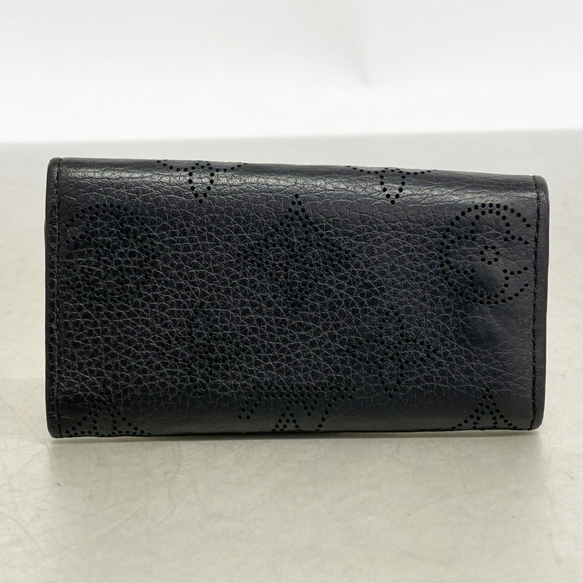 Louis Vuitton Key Case Mahina Multicles 4 Noir Key Holder — view 9