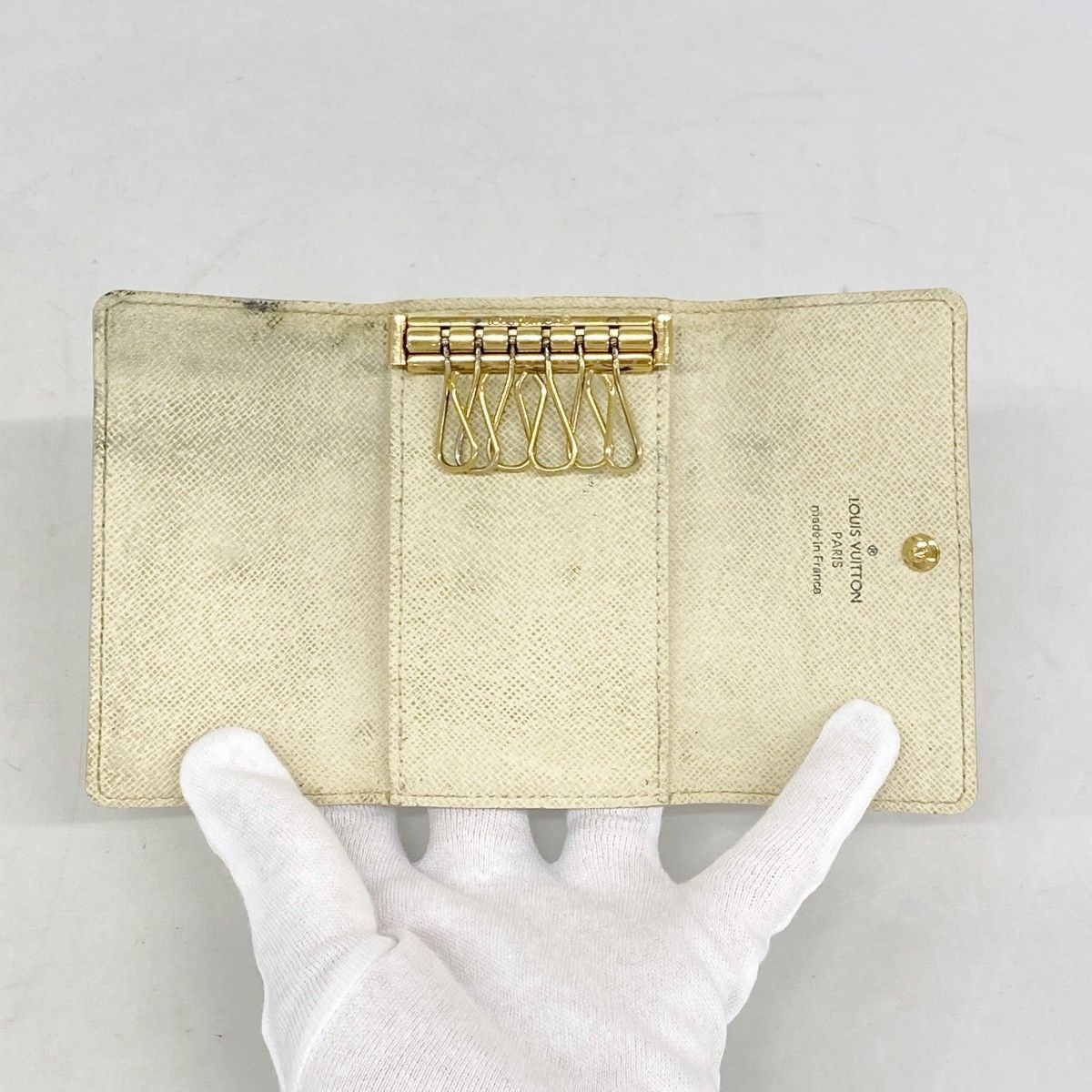Louis Vuitton Key Case Damier Azur Multy 6 White Key Holder — view 3