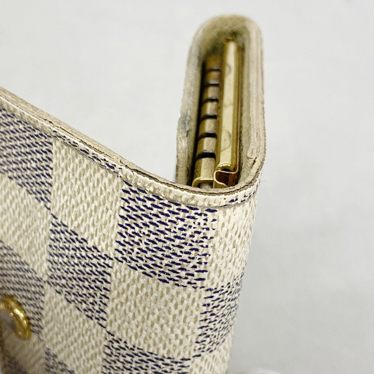 Louis Vuitton Key Case Damier Azur Multy 6 White Key Holder — view 5