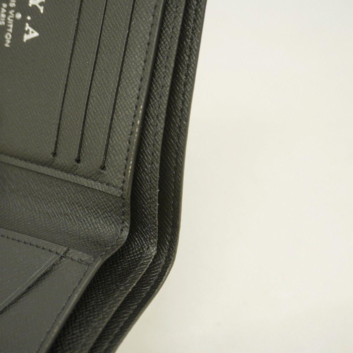 Louis Vuitton Billfold Taiga Portefeuille Multiple Ardoise Wallet — view 6