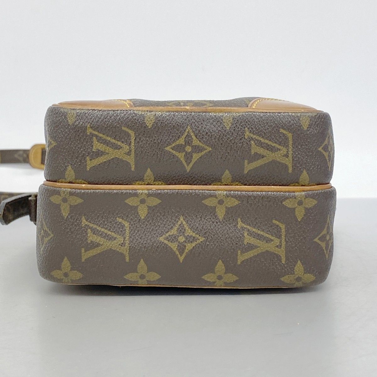 Louis Vuitton Shoulder Bag Monogram Amazon Brown — view 3