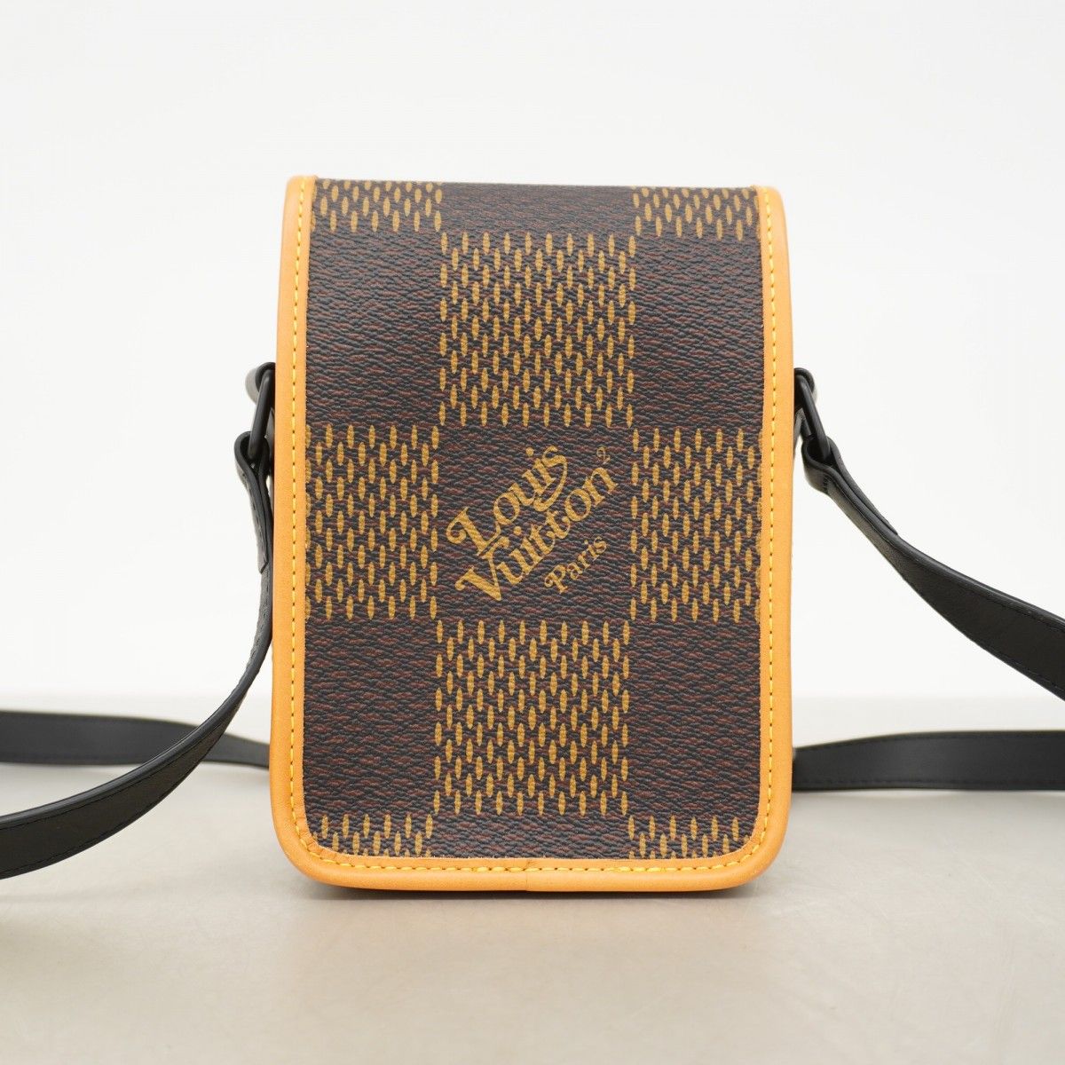 Louis Vuitton Shoulder Bag Damier Giant Amazon Messenger Brown — view 8