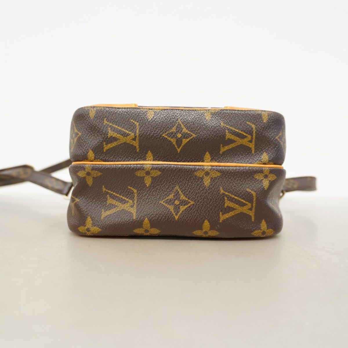 Louis Vuitton Shoulder Bag Monogram Amazon Brown — view 3