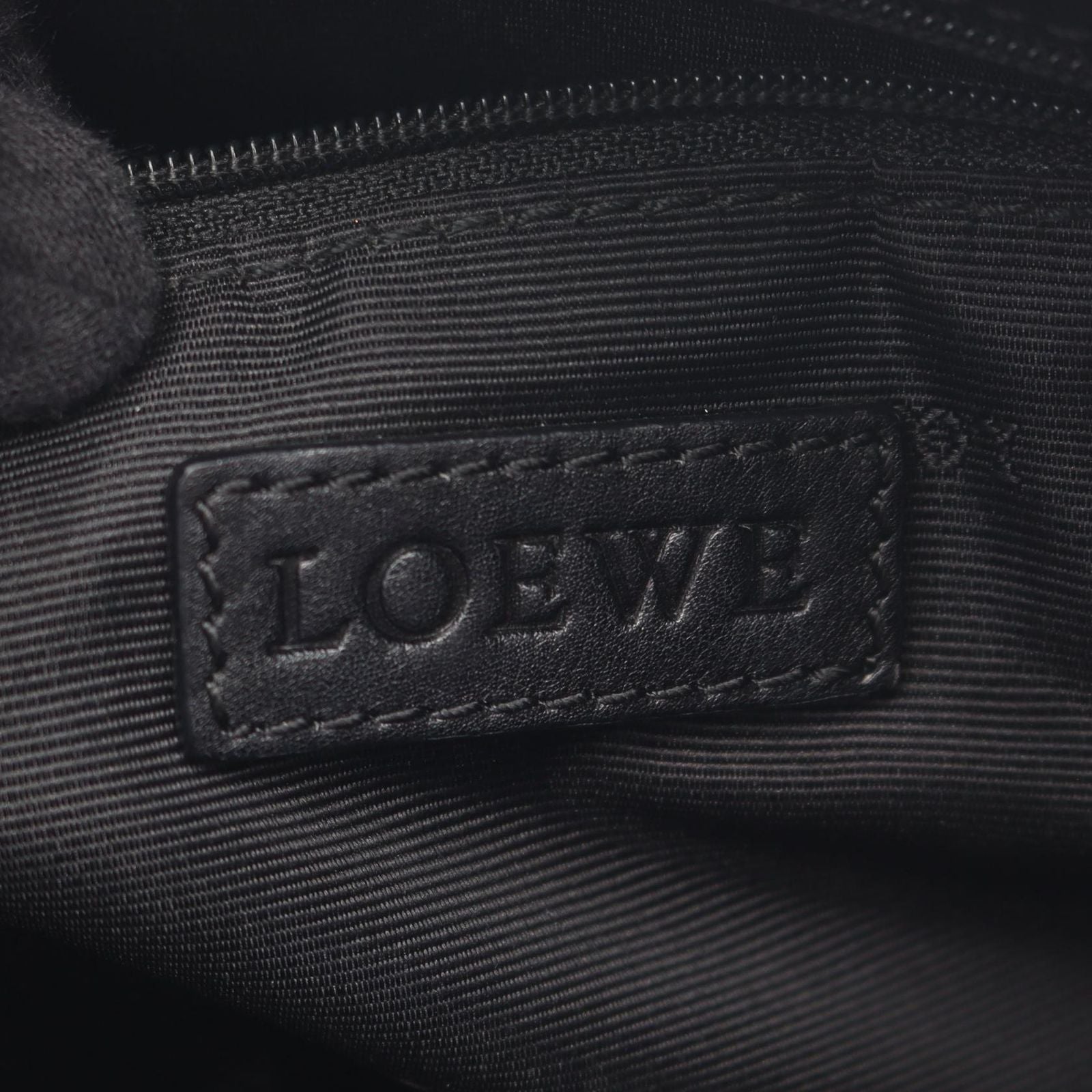 Loewe Shoulder Bag Anagram Black Leather — view 4