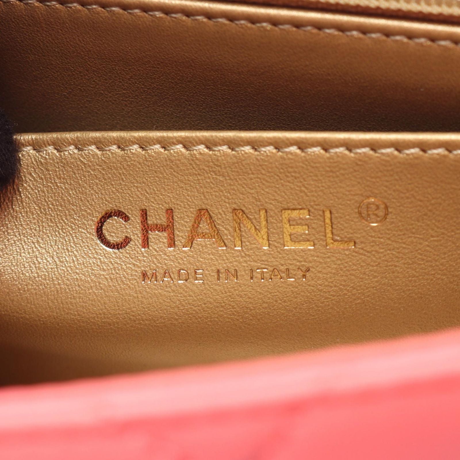 Chanel Shoulder Bag Quilted Coral Pink Lambskin Mini Chain — view 4