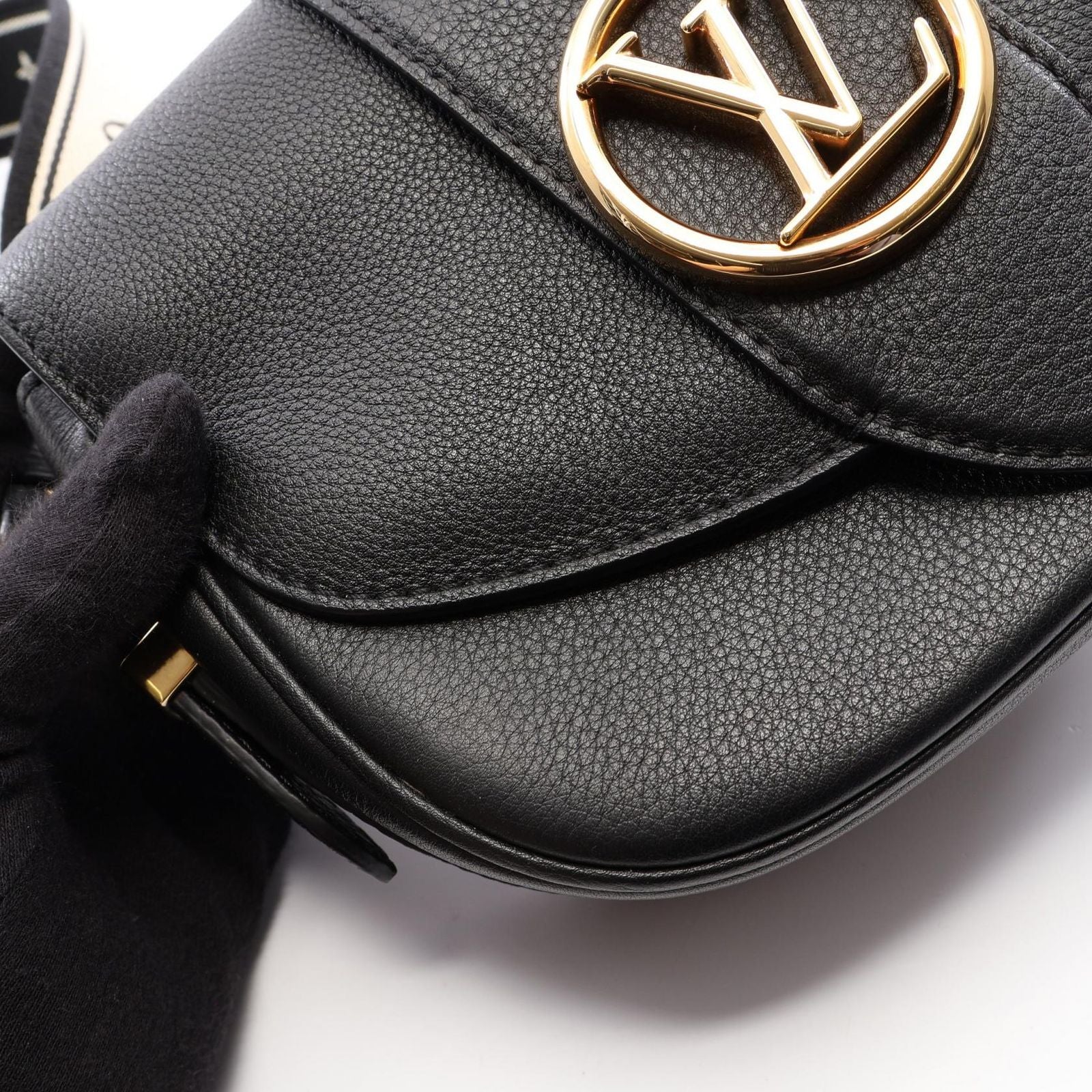 Louis Vuitton Shoulder Bag LV Pont 9 LV Neuf Soft PM Noir Leather — view 8