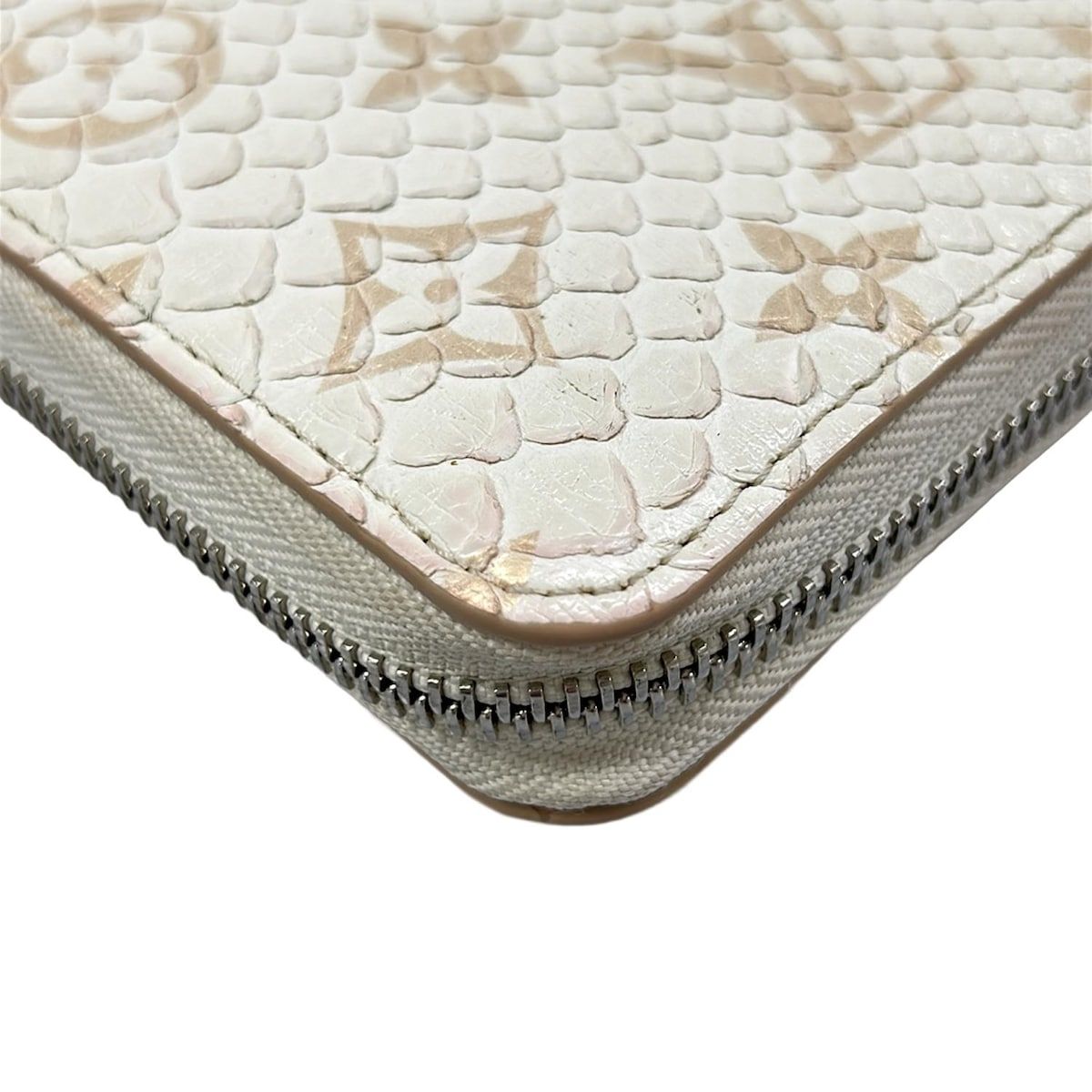 Louis Vuitton Wallet Exotic Cles the Zippy Latte — view 7
