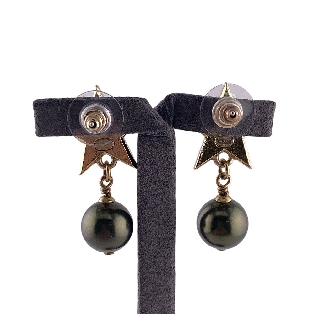 Chanel CC Logo Star Pearl Earrings Gold — view 5