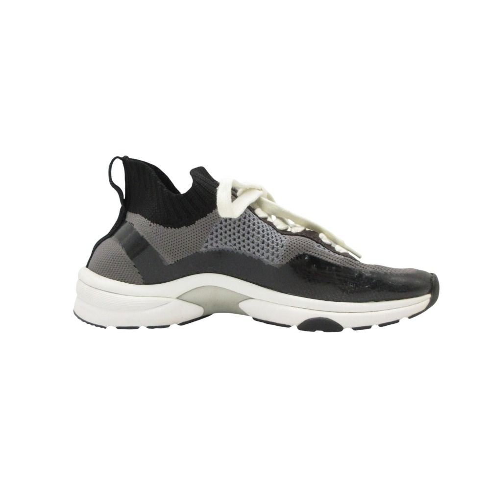 Chanel Sneakers CC Logo Mesh Knit Low Cut Enamel — view 2