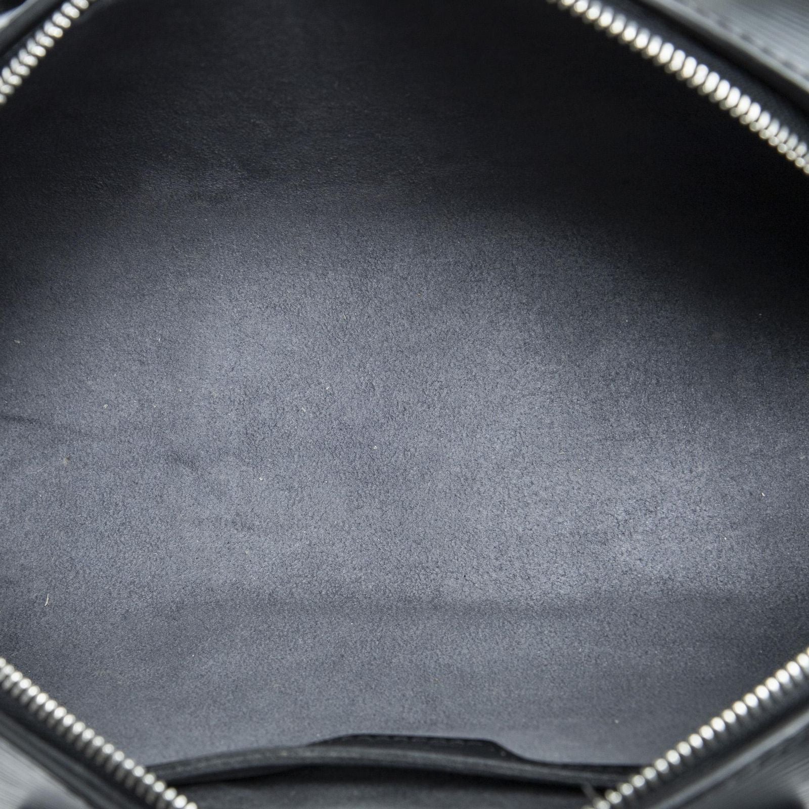 Louis Vuitton Soufflo Black Epi Messenger — view 9
