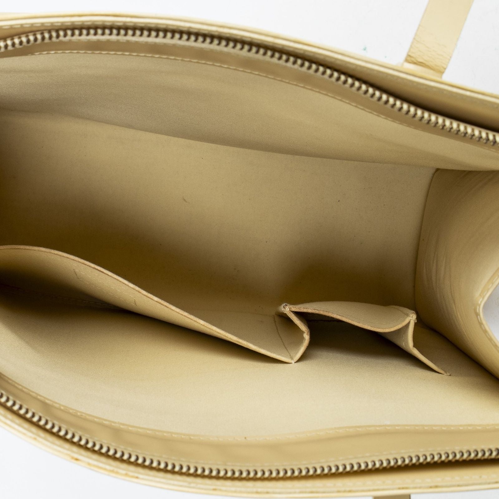 Louis Vuitton Croisette Vanilla Epi Messenger — view 9