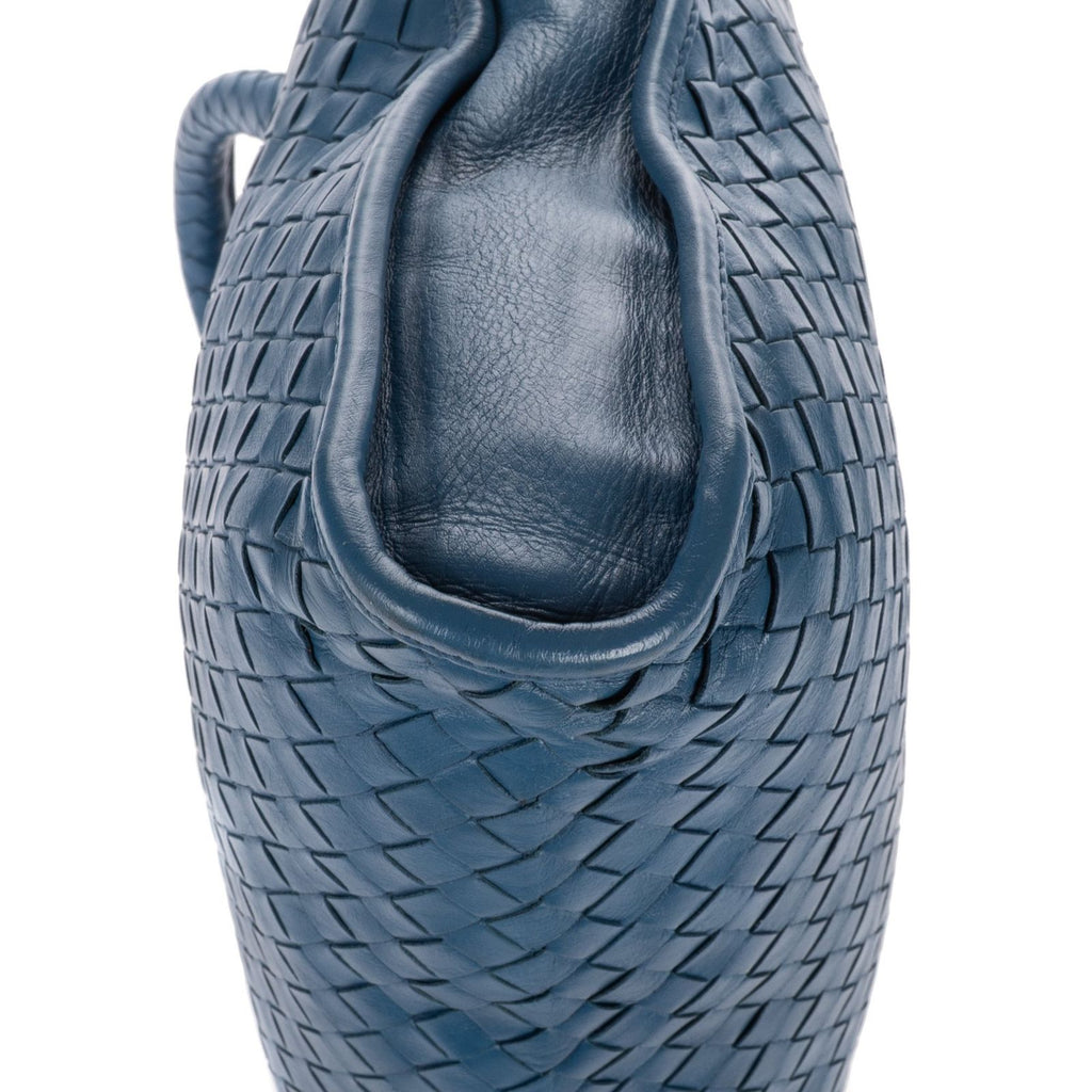 Bottega Veneta Venet Messenger Blue Intrecciato Leather — view 7