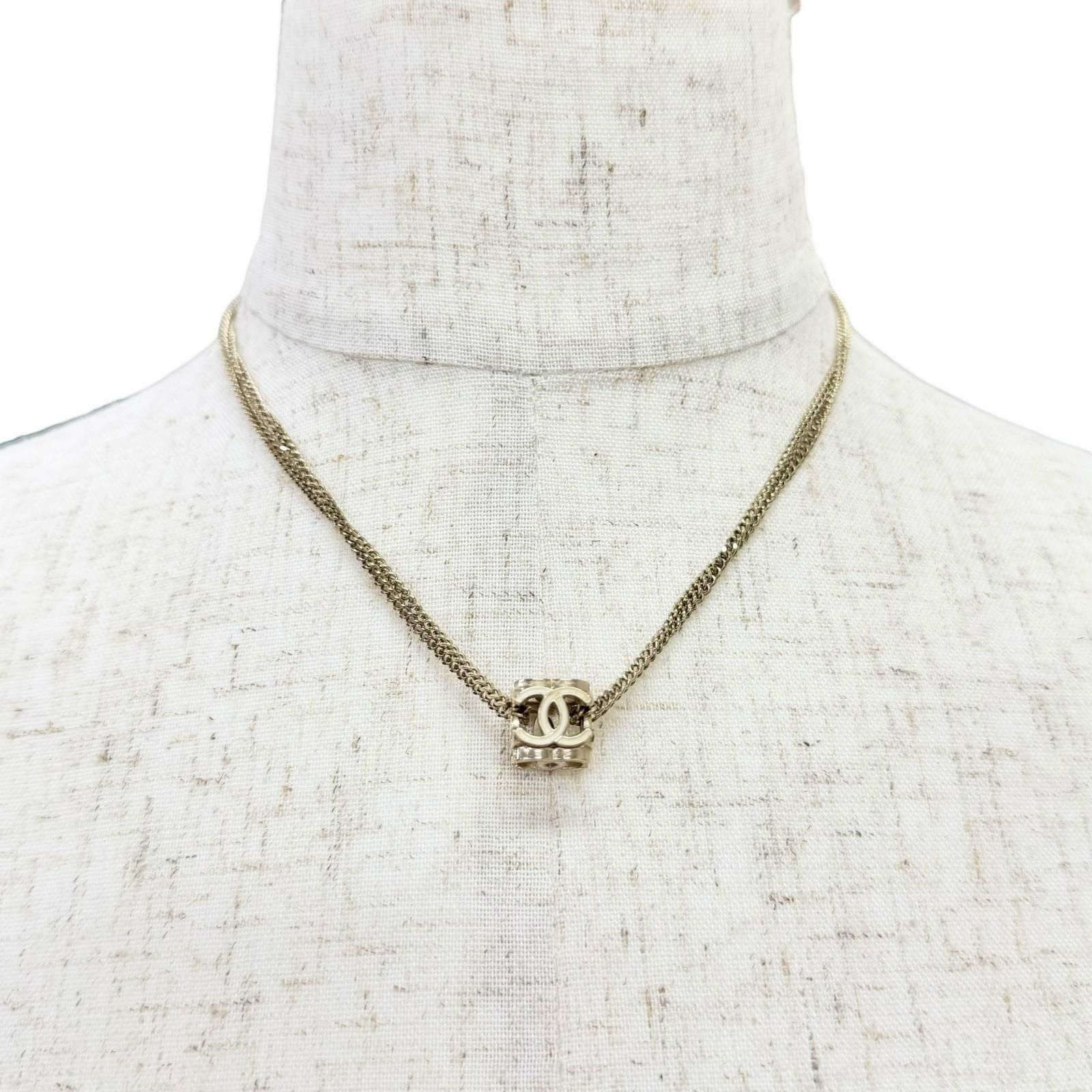 Chanel CC Logo Cube Necklace Choker Gold Recommended — view 4
