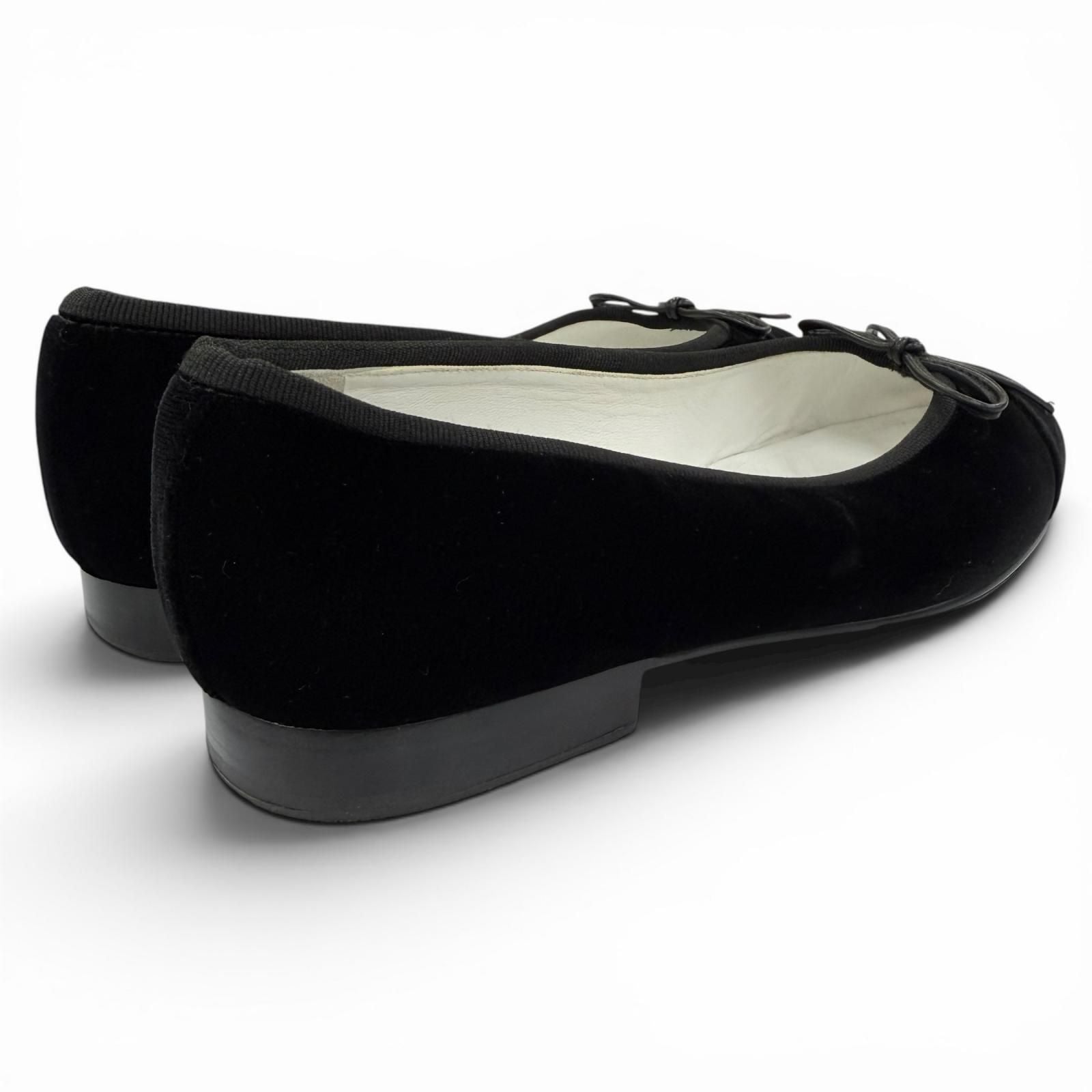 Chanel Ballerina Metiers D'art Collection CC Logo Velour Ballet Shoes Black — view 3