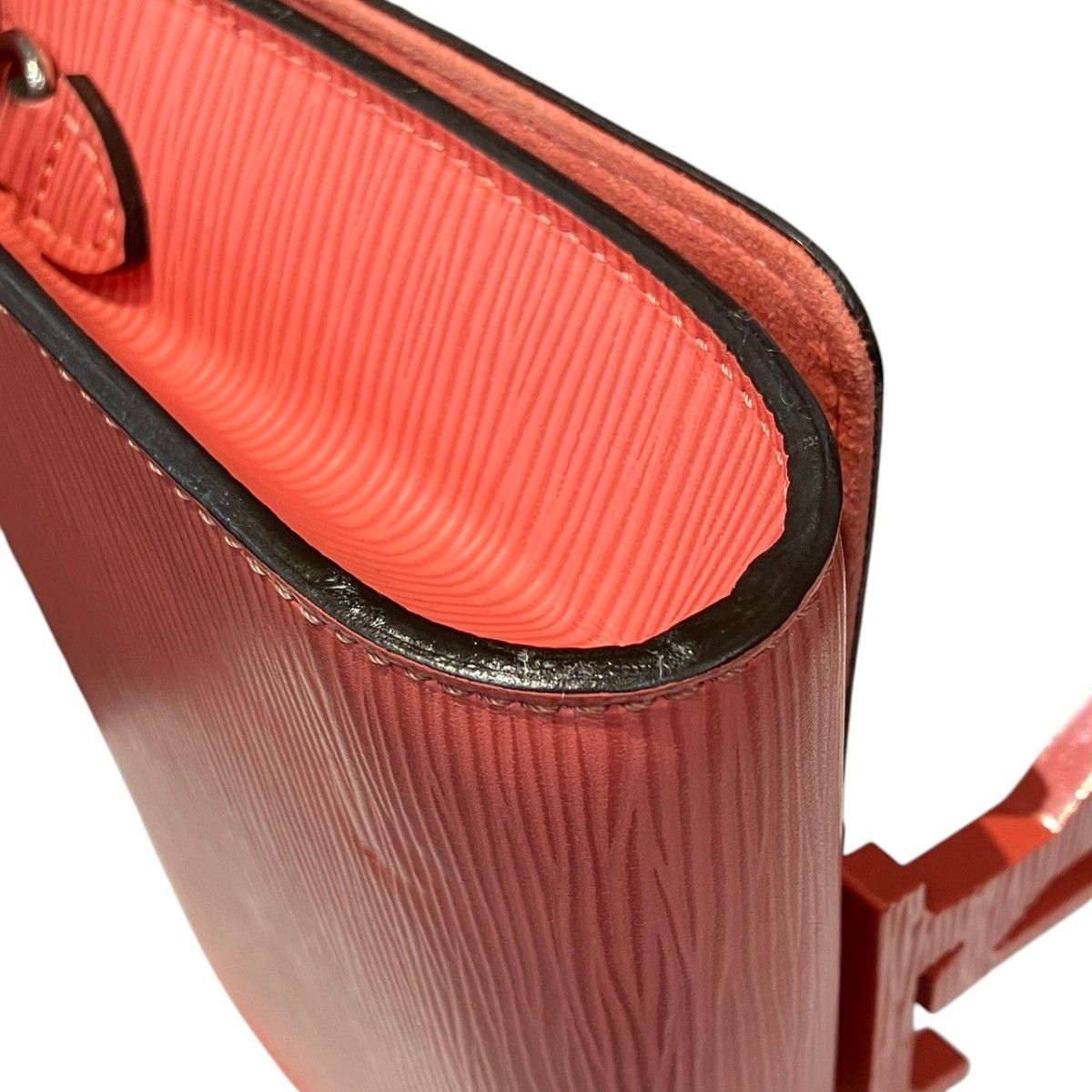 Louis Vuitton Pochette PM Epi Shoulder Bag Leather — view 9