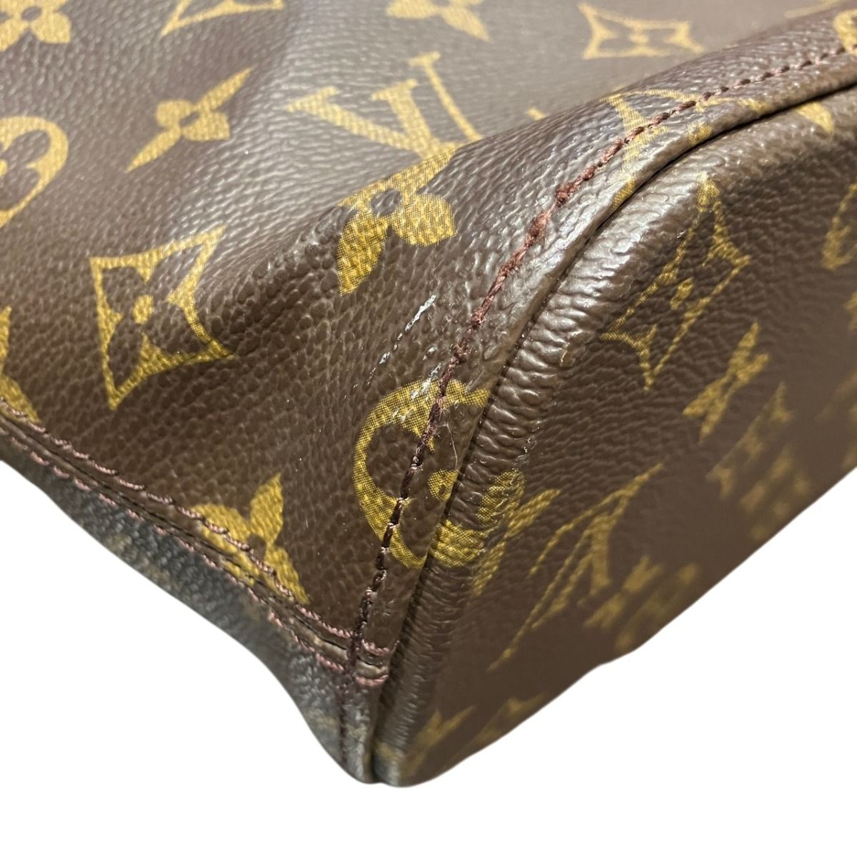 Louis Vuitton GM Tote — view 6