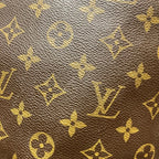 Louis Vuitton GM Tote — view 9