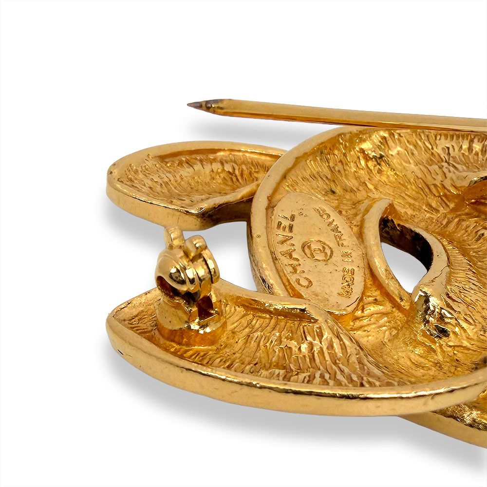 Chanel CC Logo Brooch — view 4