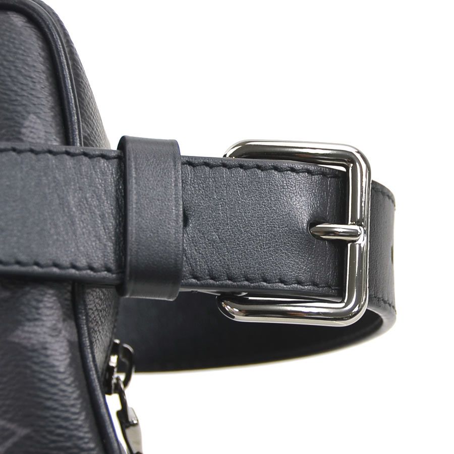 Louis Vuitton Clutch Monogram Eclipse Rocker Dopp — view 9