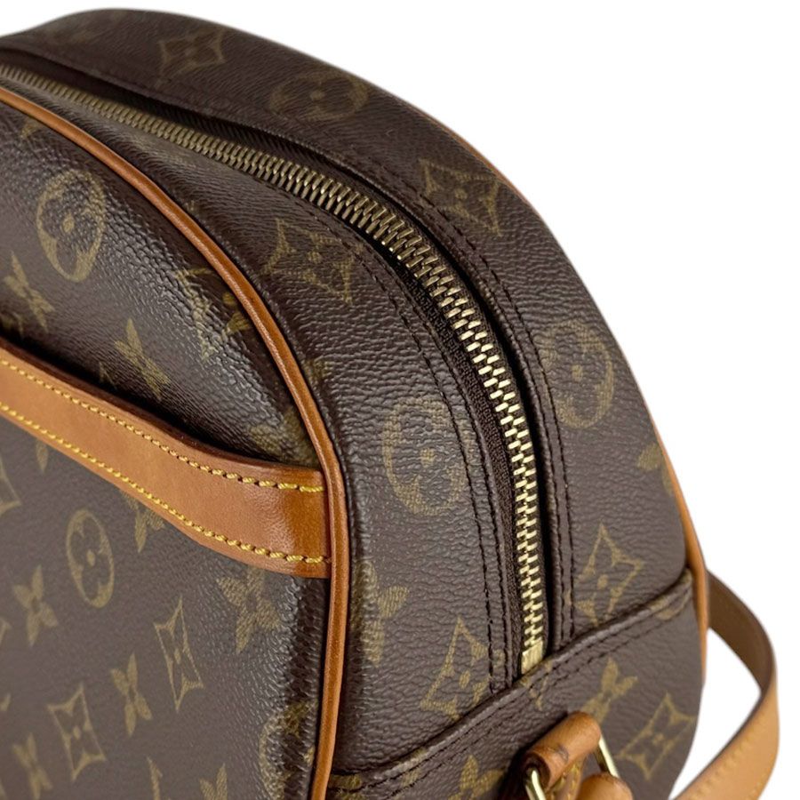Louis Vuitton Shoulder Bag Blois — view 7