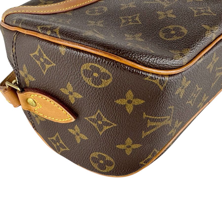 Louis Vuitton Shoulder Bag Blois — view 8