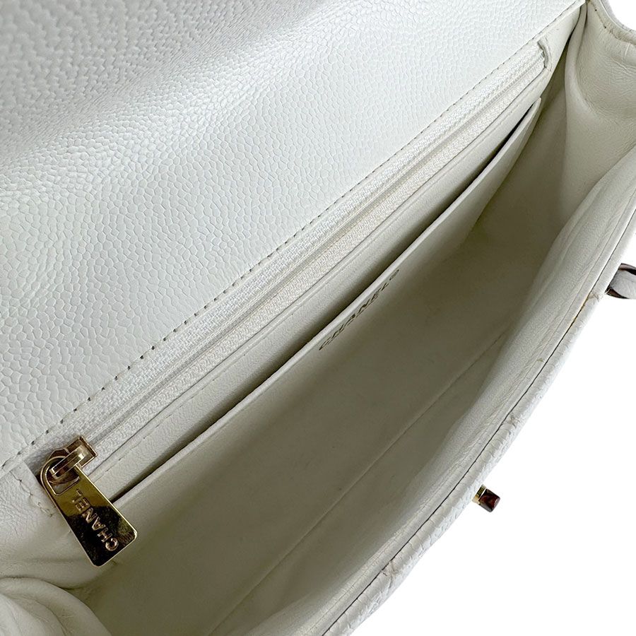 Chanel Shoulder Bag White — view 5
