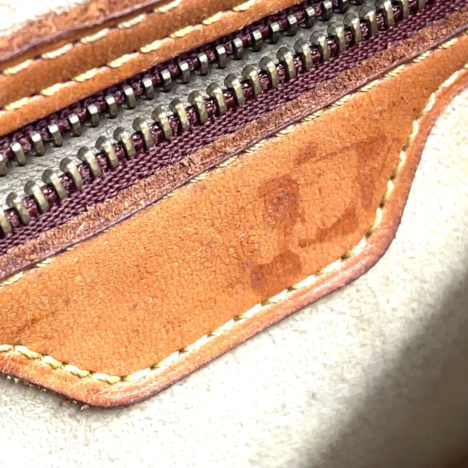 Louis Vuitton Looping Monogram Leather Brown Light Handbag Gold — view 4