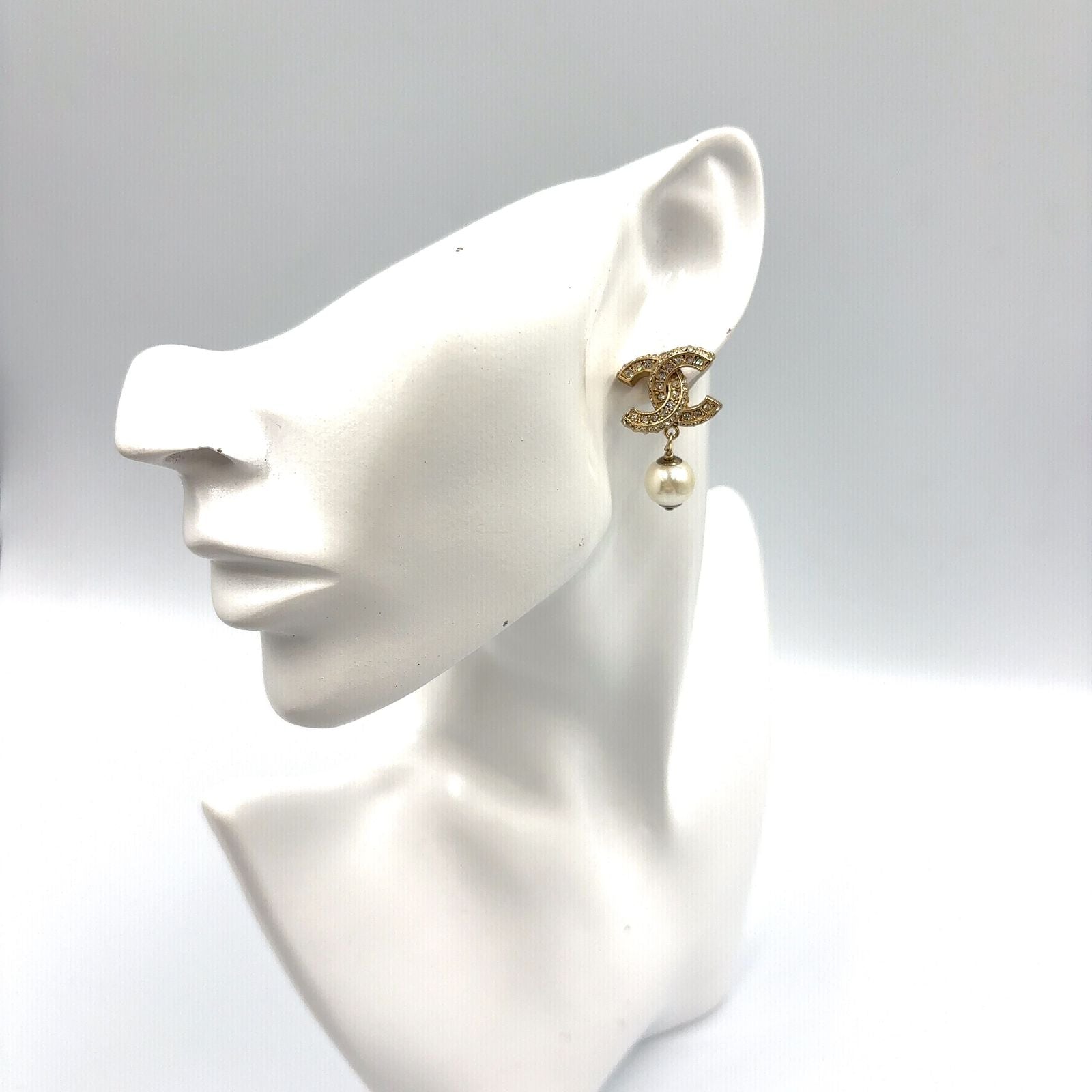 Chanel CC Logo Pearl Swing Faux Color Stone Off White Clear Gold Earrings — view 9