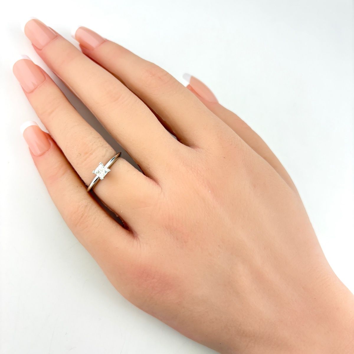 Tiffany & Co Solitaire Ring Platinum Diamond — view 6