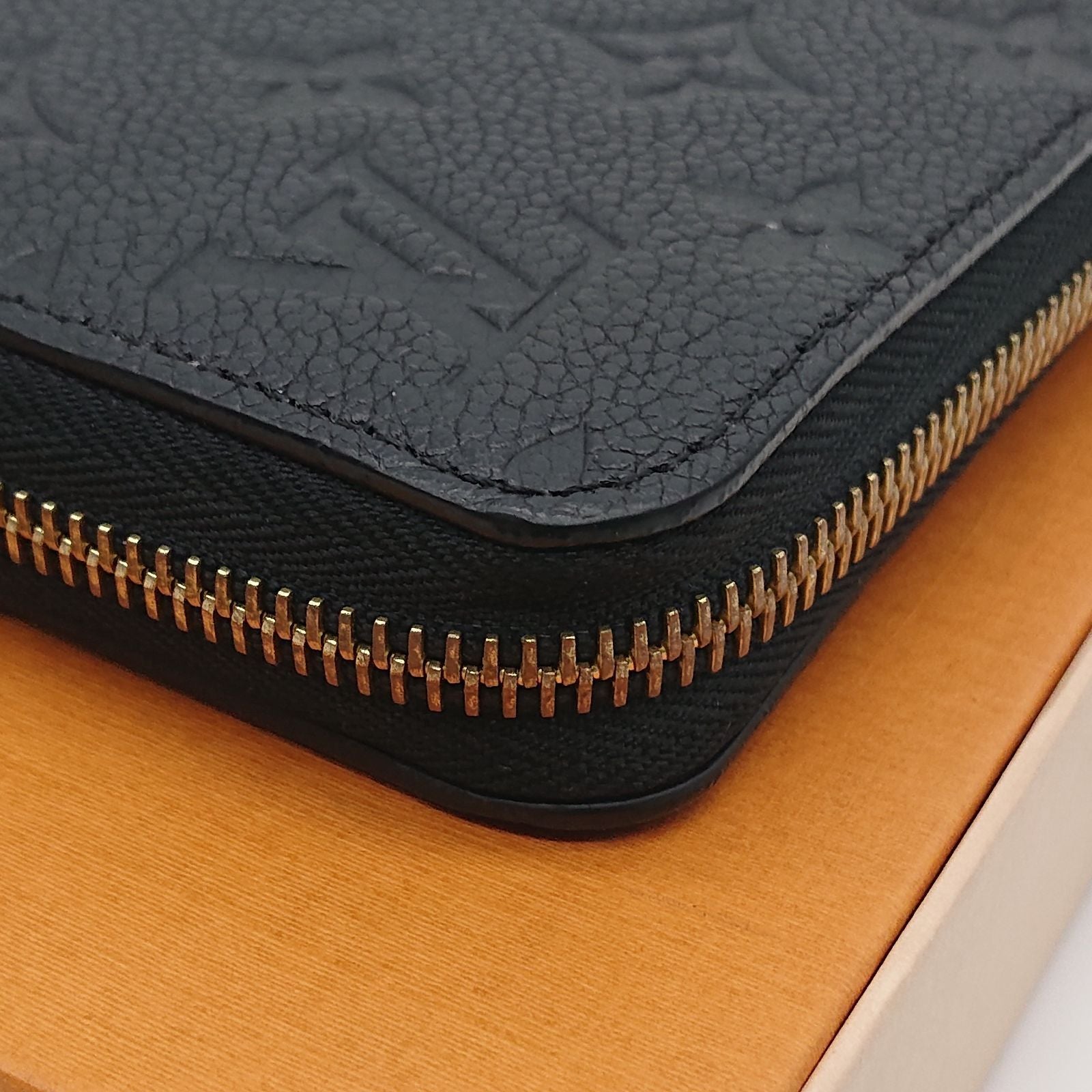 Louis Vuitton Zippy Wallet Empreinte — view 7
