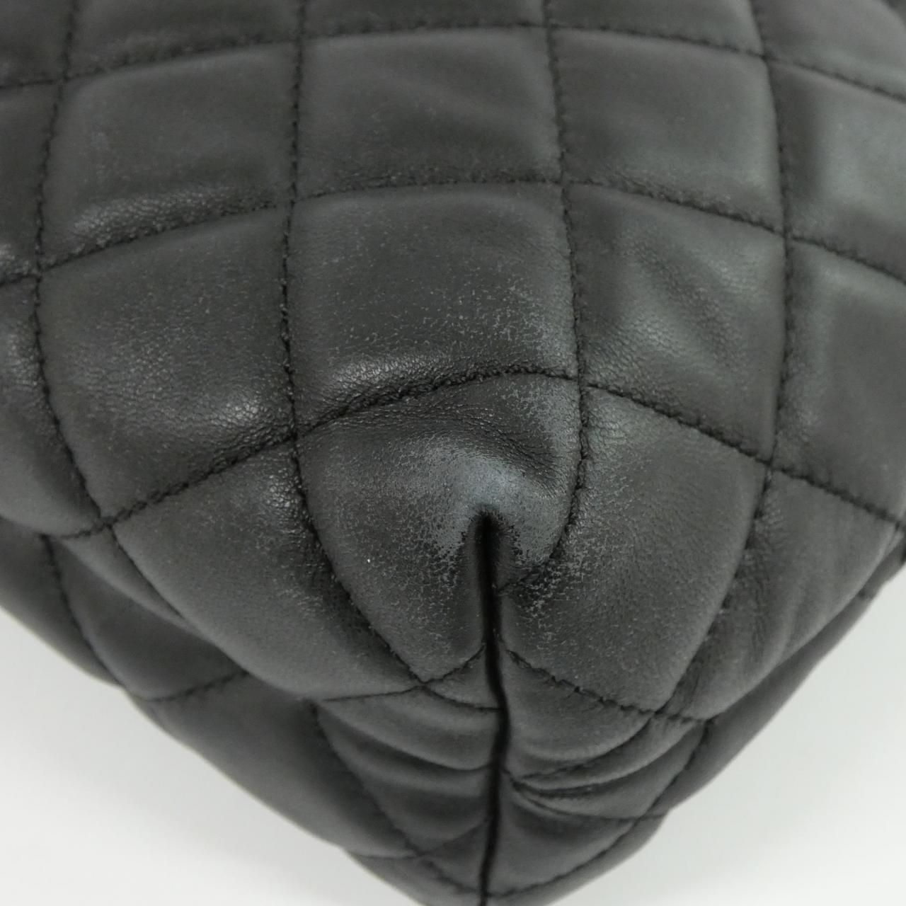 Chanel Bag Handbag Black — view 3