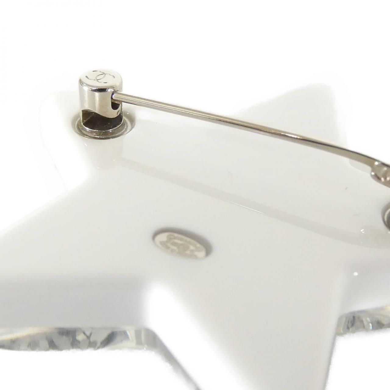 Chanel Brooch Silver — view 3