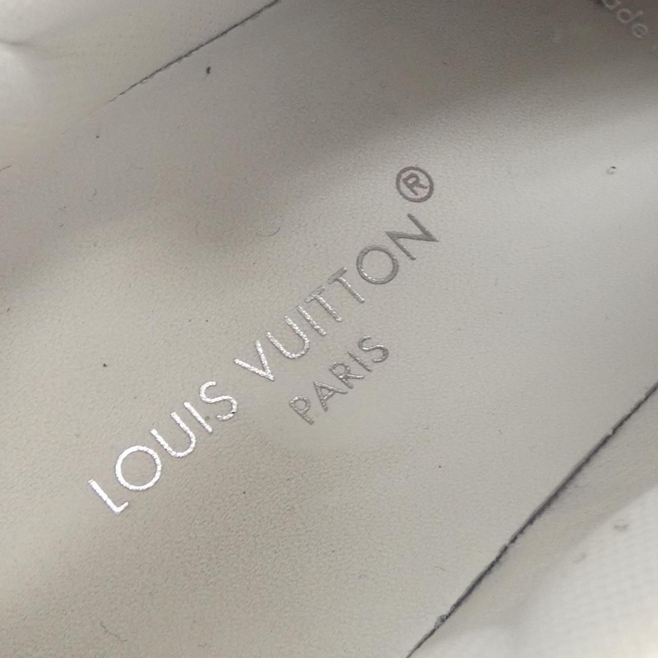 Louis Vuitton LV Arclight Line Sneakers — view 6