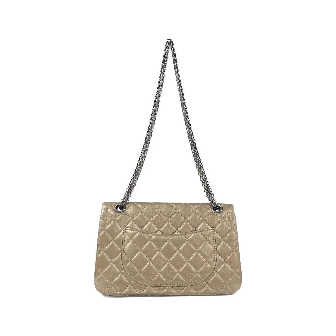 Chanel Shoulder Bag Gold — view 2