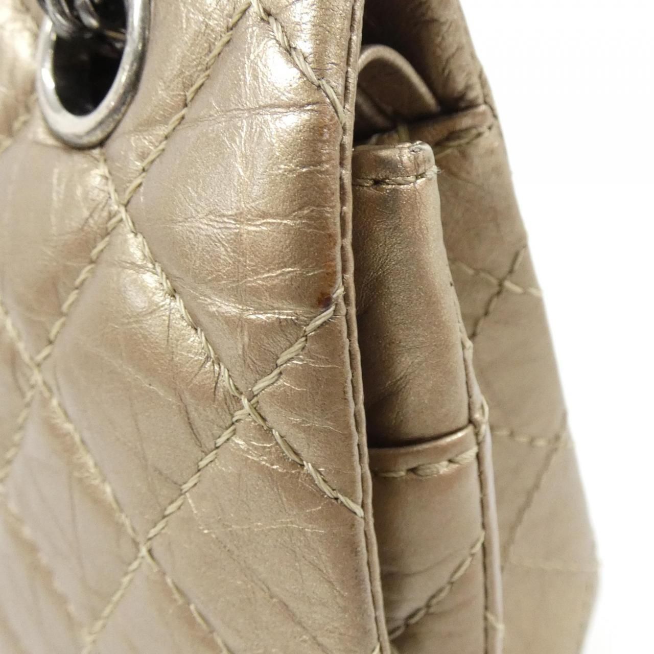 Chanel Shoulder Bag Gold — view 4