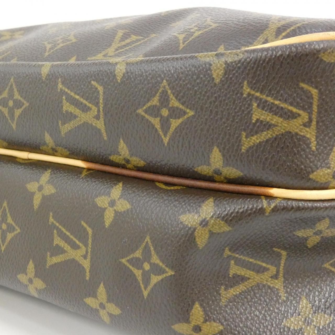 Louis Vuitton Monogram Reporter 28 cm Shoulder — view 4