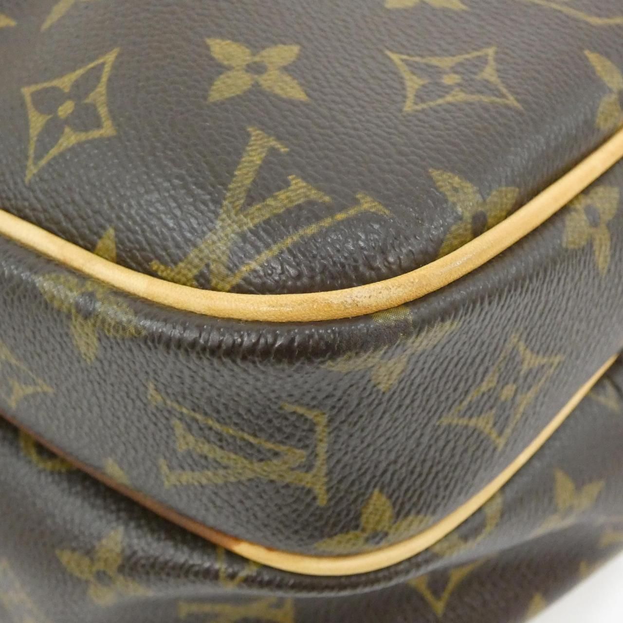 Louis Vuitton Monogram Reporter 28 cm Shoulder — view 3