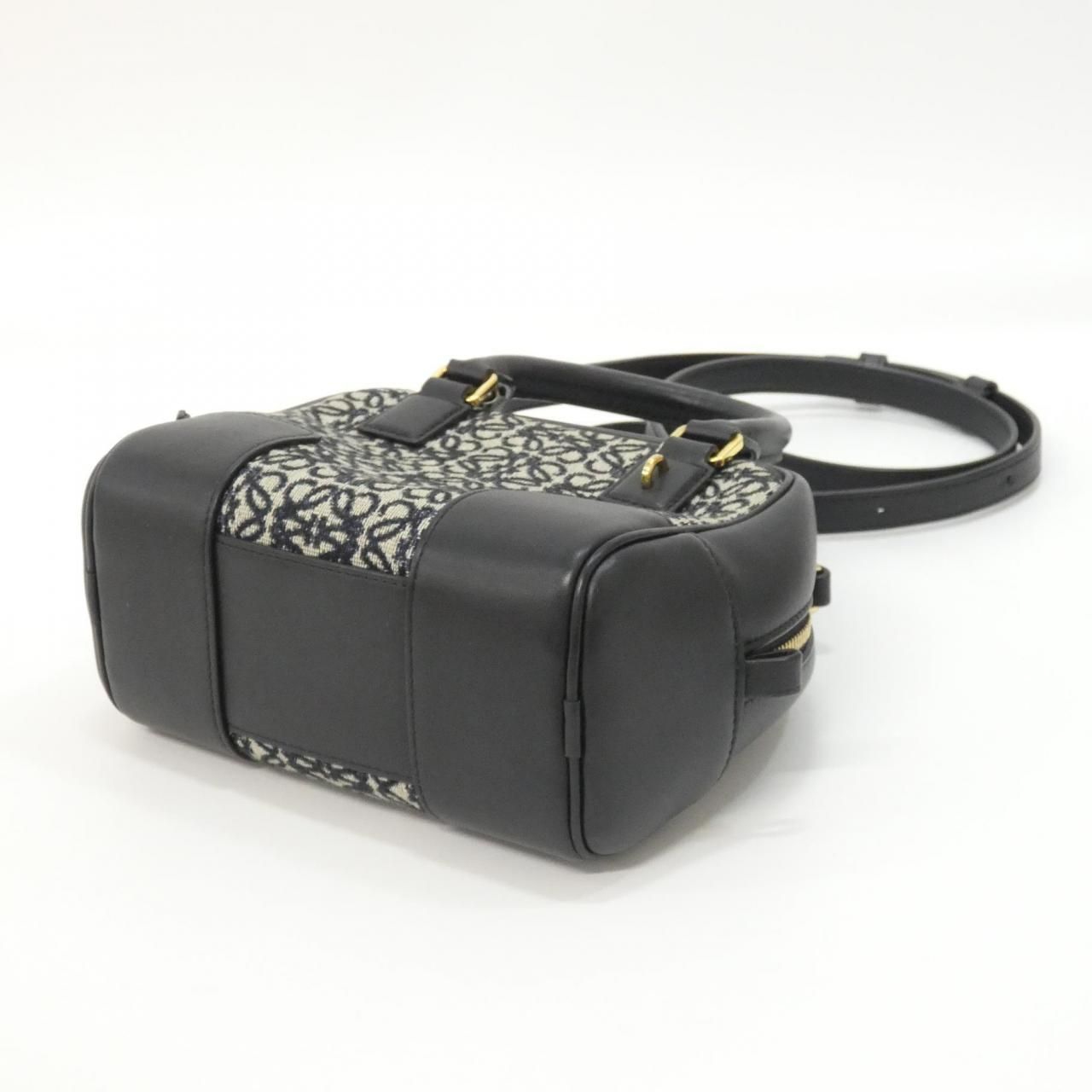 Loewe Amazona Square — view 3