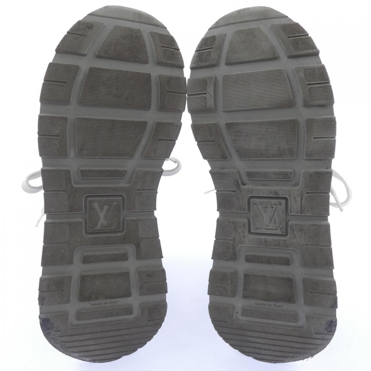 Louis Vuitton Run Away Line Sneakers — view 4