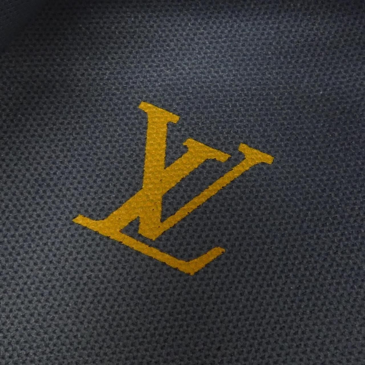 Louis Vuitton Run Away Line Sneakers — view 6