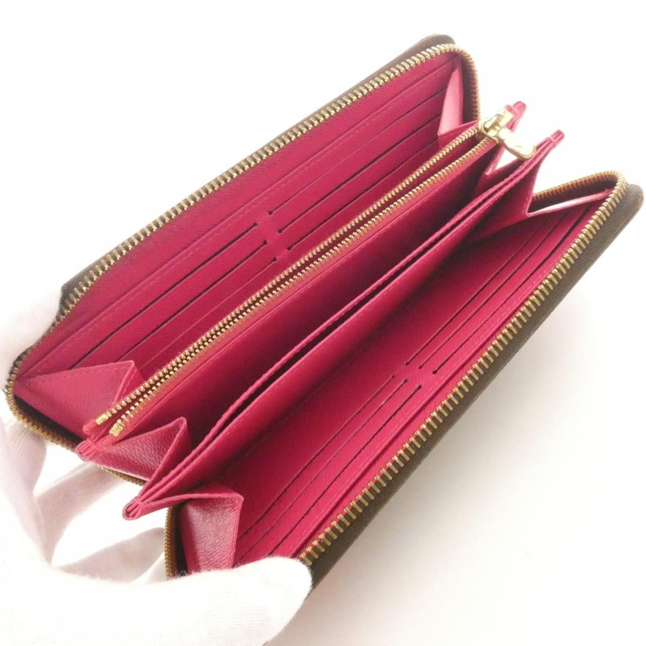Louis Vuitton Monogram Bay Zippy Wallet — view 6