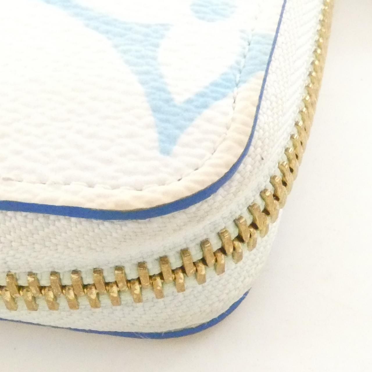 Louis Vuitton Monogram Flower Tile Wallet — view 5