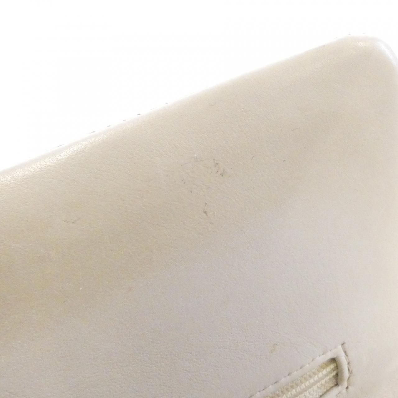 Chanel Shoulder Bag Ivory — view 9