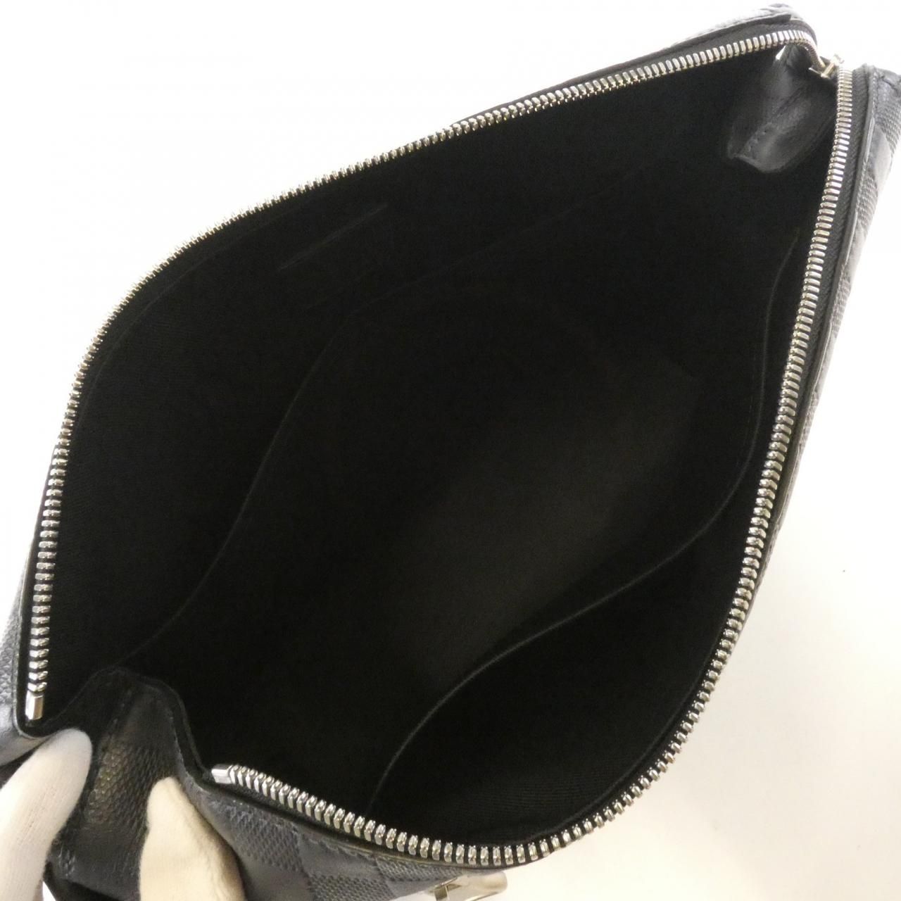Louis Vuitton Damier Infini Discovery Messenger PM Shoulder — view 9
