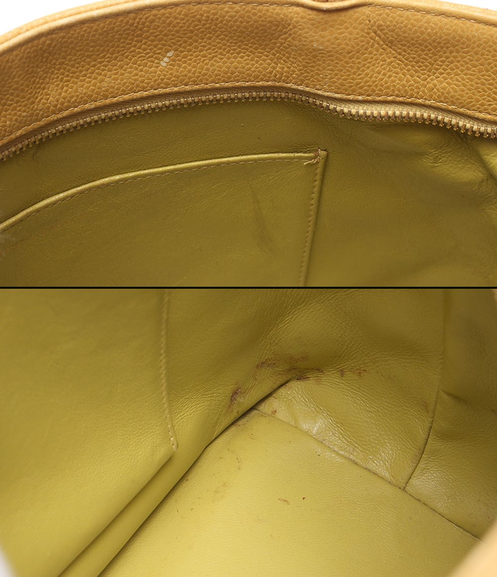 Chanel Tote Gold Caviar Leather Reissue Medallion No 5 — view 8