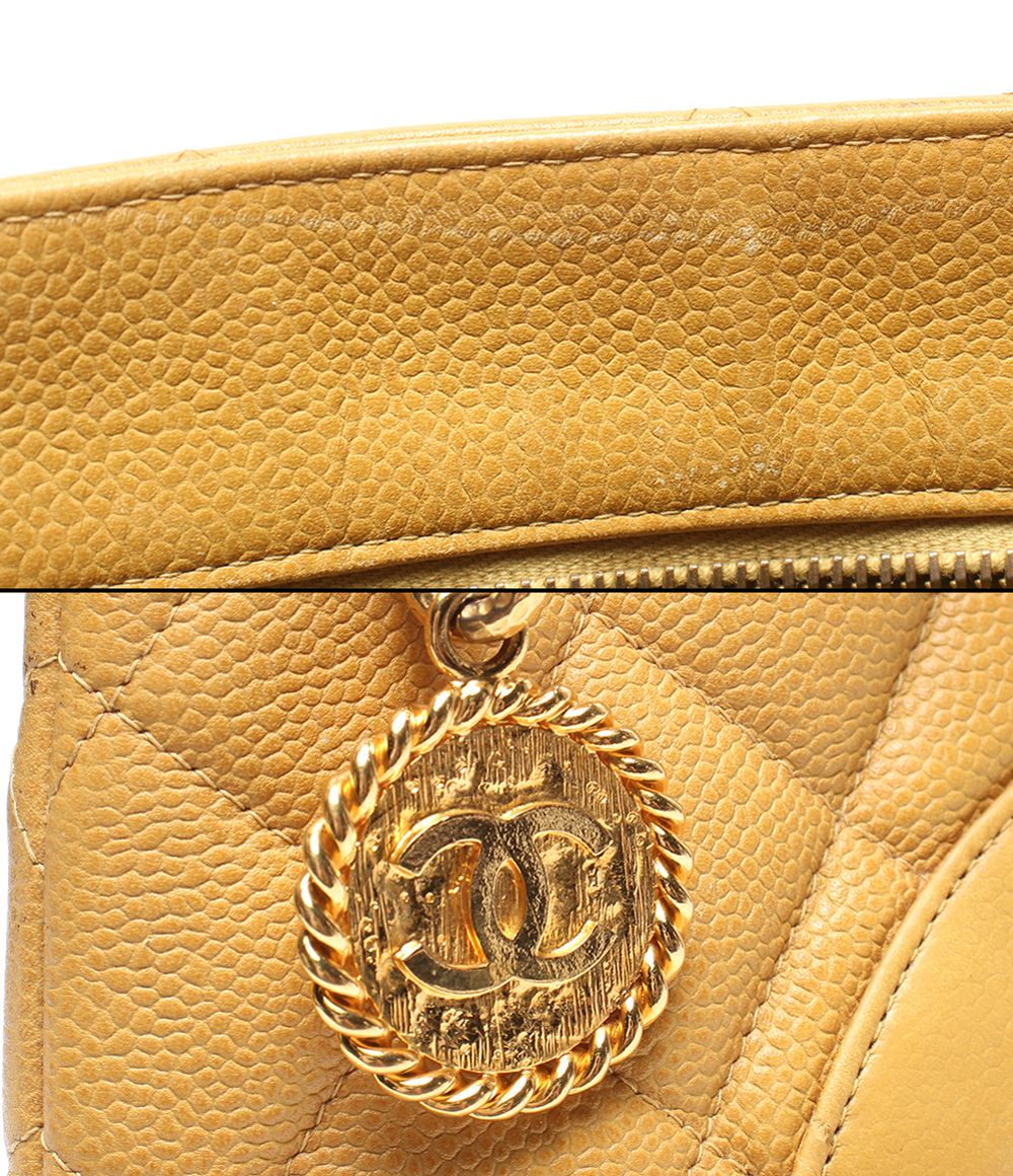Chanel Tote Gold Caviar Leather Reissue Medallion No 5 — view 9